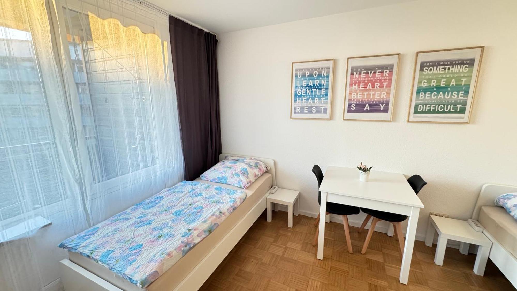 Monteur & Messezimmer Ratingen-Duesseldorf Exteriör bild