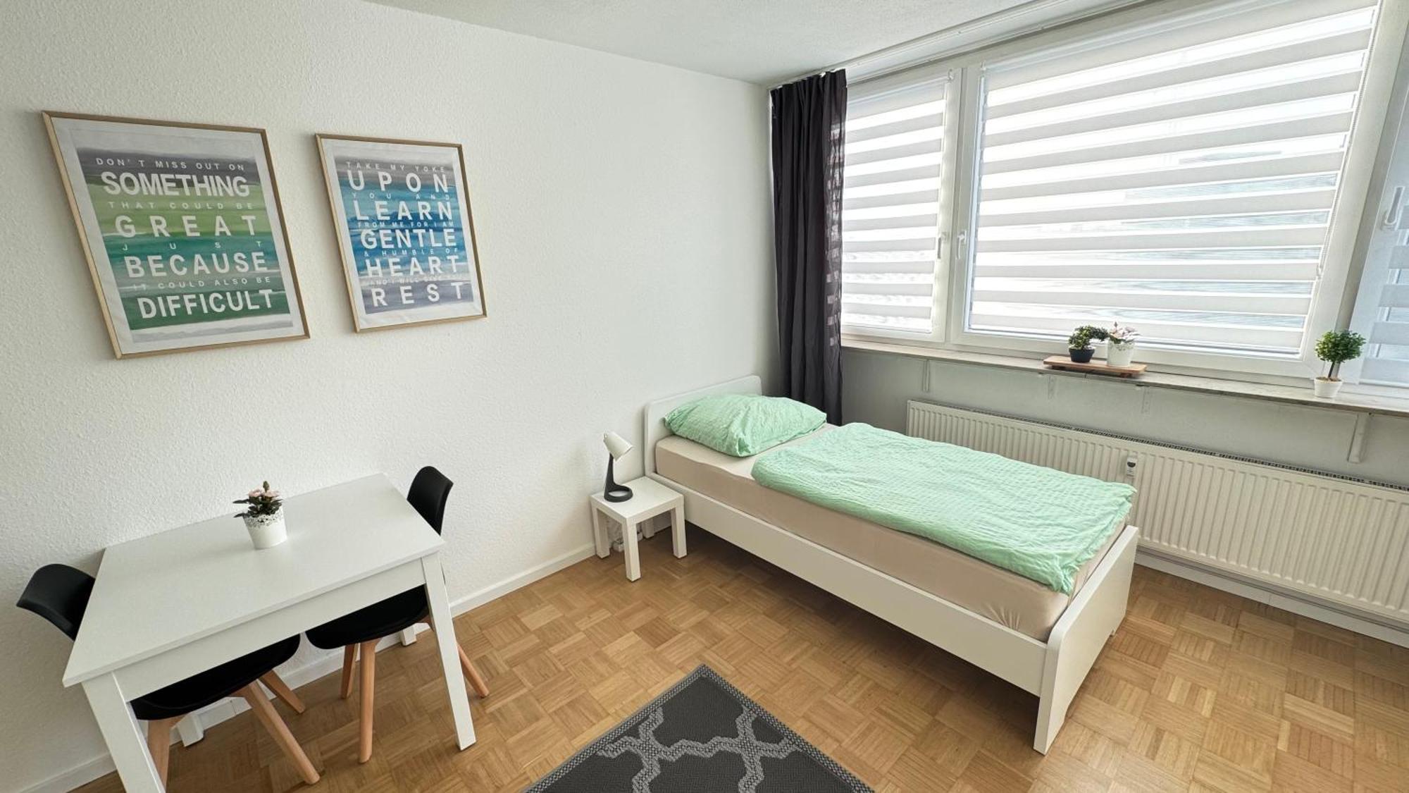 Monteur & Messezimmer Ratingen-Duesseldorf Exteriör bild